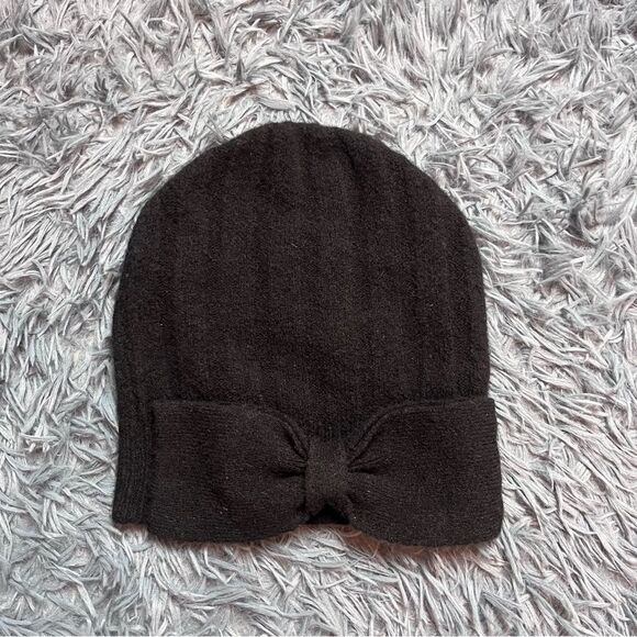 Club Monaco Accessories - Club Monaco Black Wool Yak Bow Accent Beanie Hat